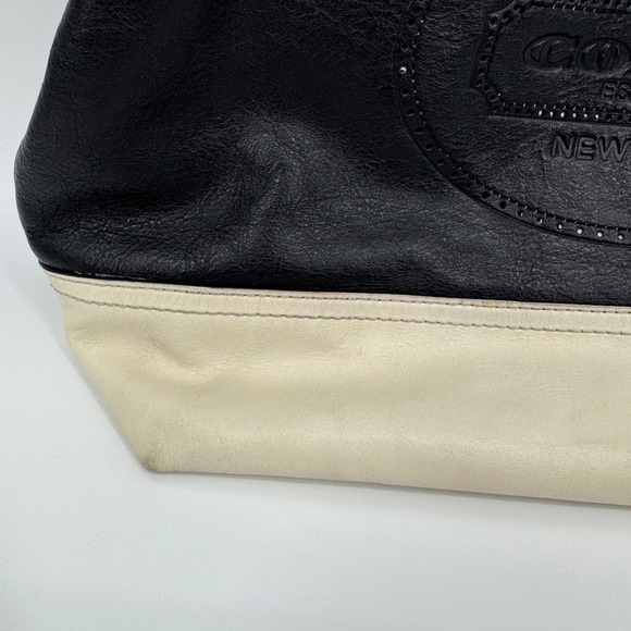 Coach Hamptons Weekend Perforated Tote Black Cream Leather Large Shoulder Bag - Picture 3 of 16